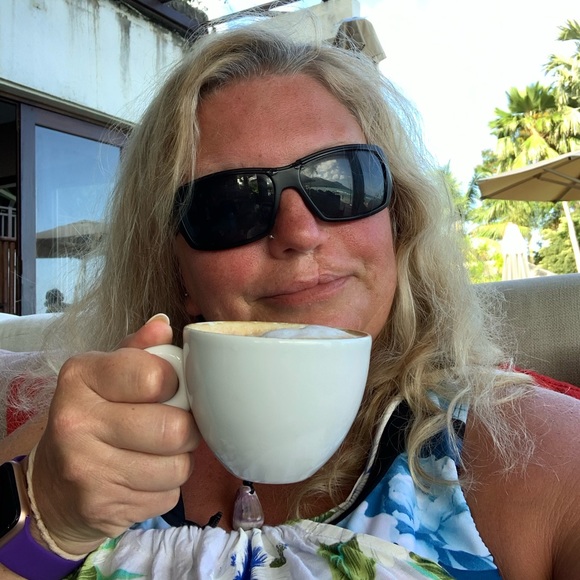 Meet your Posher, Brandy - Picture 3 of 3